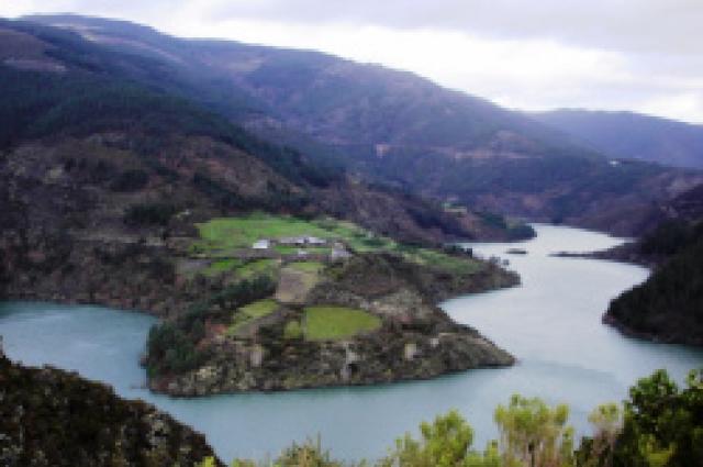 O Valle-Inclán viaxa coa Deputación Provincial de Lugo a Negueira de Muñiz e A Fonsagrada.